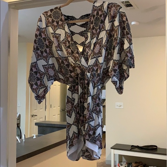 Romper - Picture 1 of 4